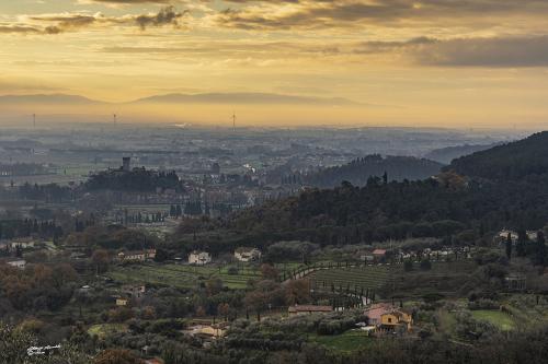 Colors at dawn on the country - S.Jacopo Vicopisano. Dicembre 2020