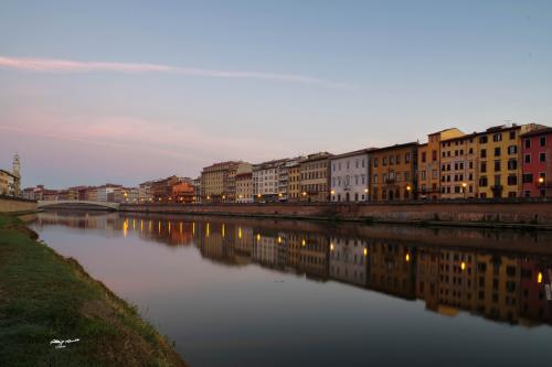 Sunrise on lungarno-Pisa Settembre 2018