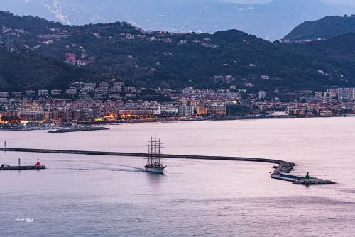 Costa-Amalfitana Porto di Salerno -01-10-22-026-