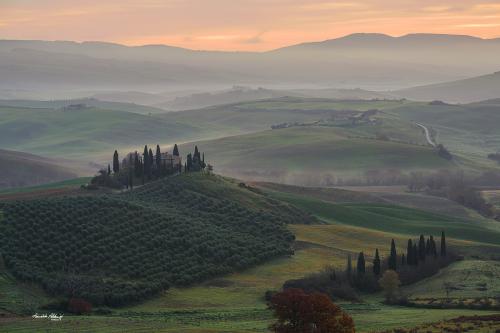 Read Mists at Dawn. Belvedere cottage. Val d'Orcia December 2022