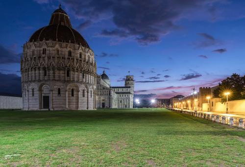 The cathedralat dawn without tourists-Pisa-Ottobre 2018