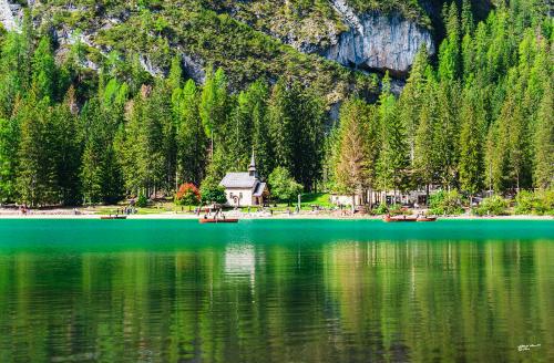 The little church of Lake Braies- Settembre 2021