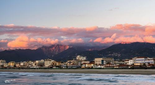 Sunset on the Apuan Alps-Lido di Camaiore-Gennaio 2019