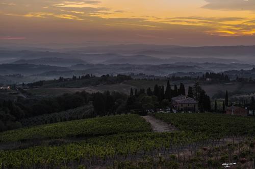 first lights in the valley-San Gimignano-Settembre 2018