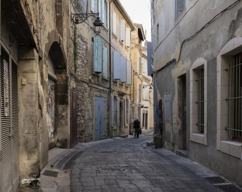 The man in the alley-Arles-Maggio 2019